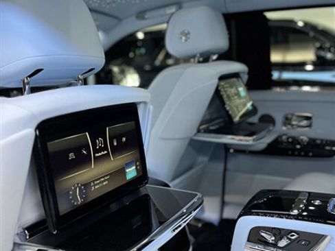 Used 2024 Rolls-Royce Phantom Sedan image 19