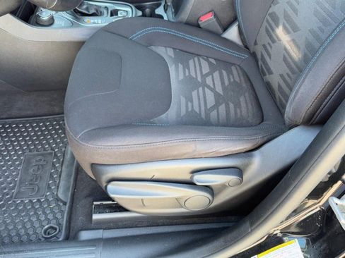 Used 2020 Jeep Cherokee Latitude image 23