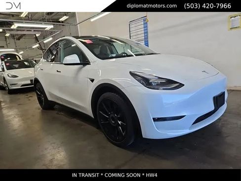 Used 2023 Tesla Model Y Long Range AWD/4WD image 3
