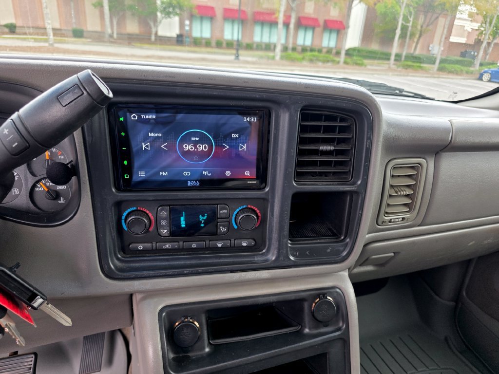 Used 2006 Chevrolet Silverado 2500 W/T w/ Skid Plate Package AWD/4WD image 17