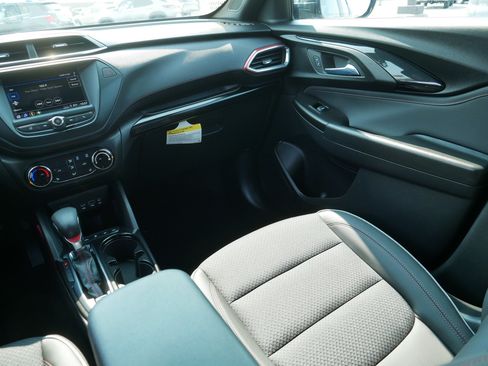 Used 2023 Chevrolet TrailBlazer RS AWD/4WD image 11