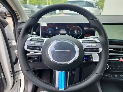 New 2025 Hyundai Tucson Limited image 30