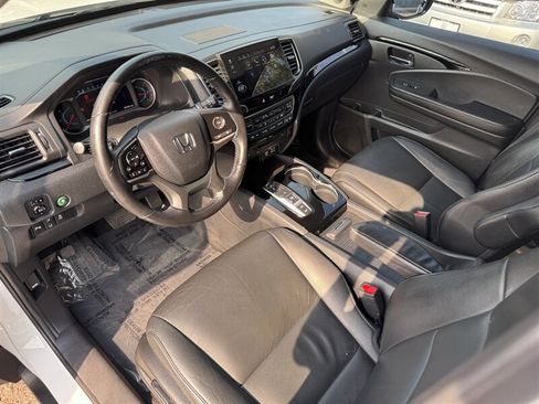 Used 2020 Honda Pilot Touring image 2