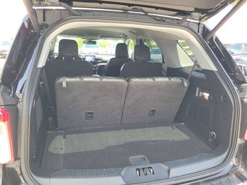 Used 2023 Ford Explorer Limited w/ Equipment Group 301A RWD image 15