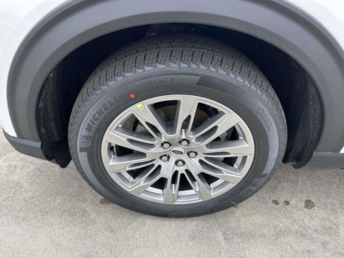 New 2026 Ford Explorer Active w/ Active Comfort Package image 6