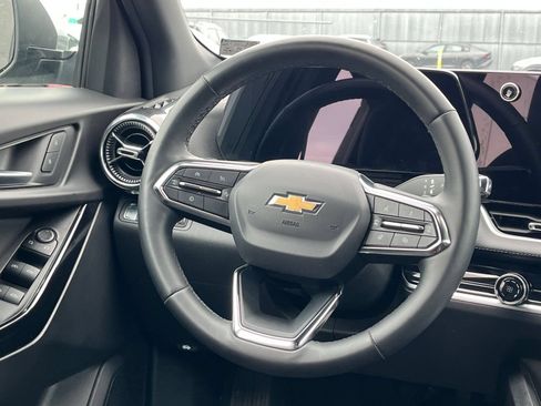 Used 2025 Chevrolet Equinox LT FWD image 28