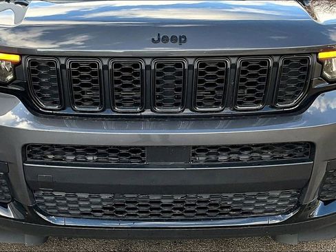 Used 2022 Jeep Grand Cherokee L Laredo image 31