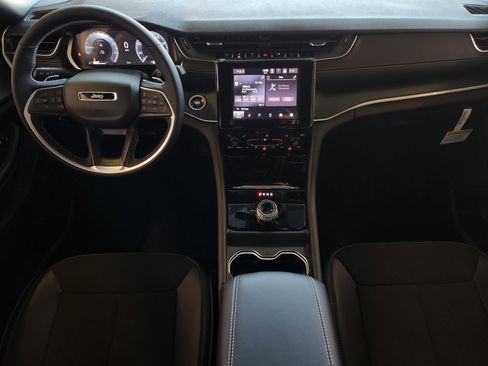 New 2025 Jeep Grand Cherokee L Altitude image 21