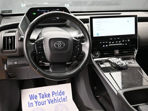 Used 2023 Toyota bZ4X AWD image 33