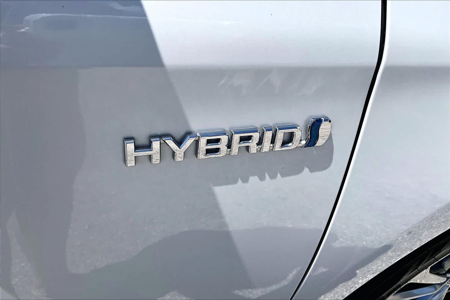 Used 2019 Toyota Avalon Limited FWD image 32