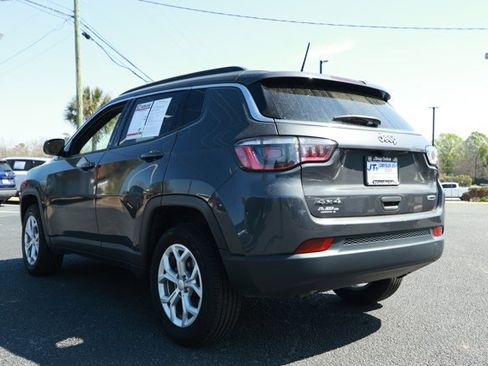 Used 2024 Jeep Compass Latitude image 8