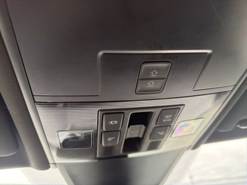 Used 2023 Volkswagen Tiguan SE R-Line image 62