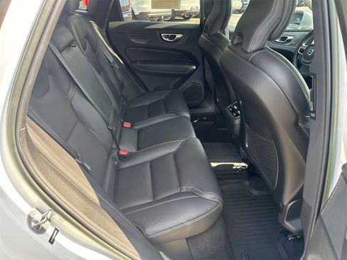 Used 2022 Volvo XC60 B6 Inscription w/ Advanced Package image 15