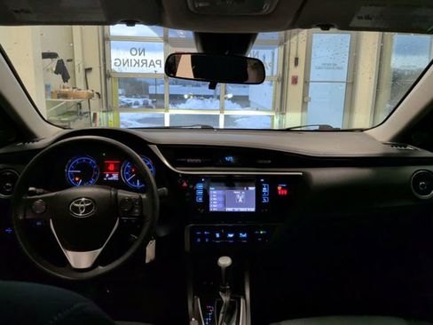 Used 2018 Toyota Corolla LE image 27
