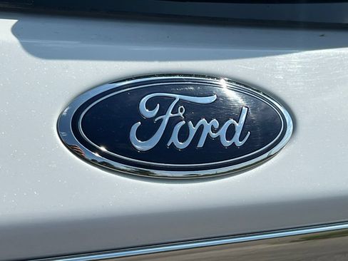 Used 2021 Ford Explorer Limited w/ Equipment Group 301A AWD/4WD image 48