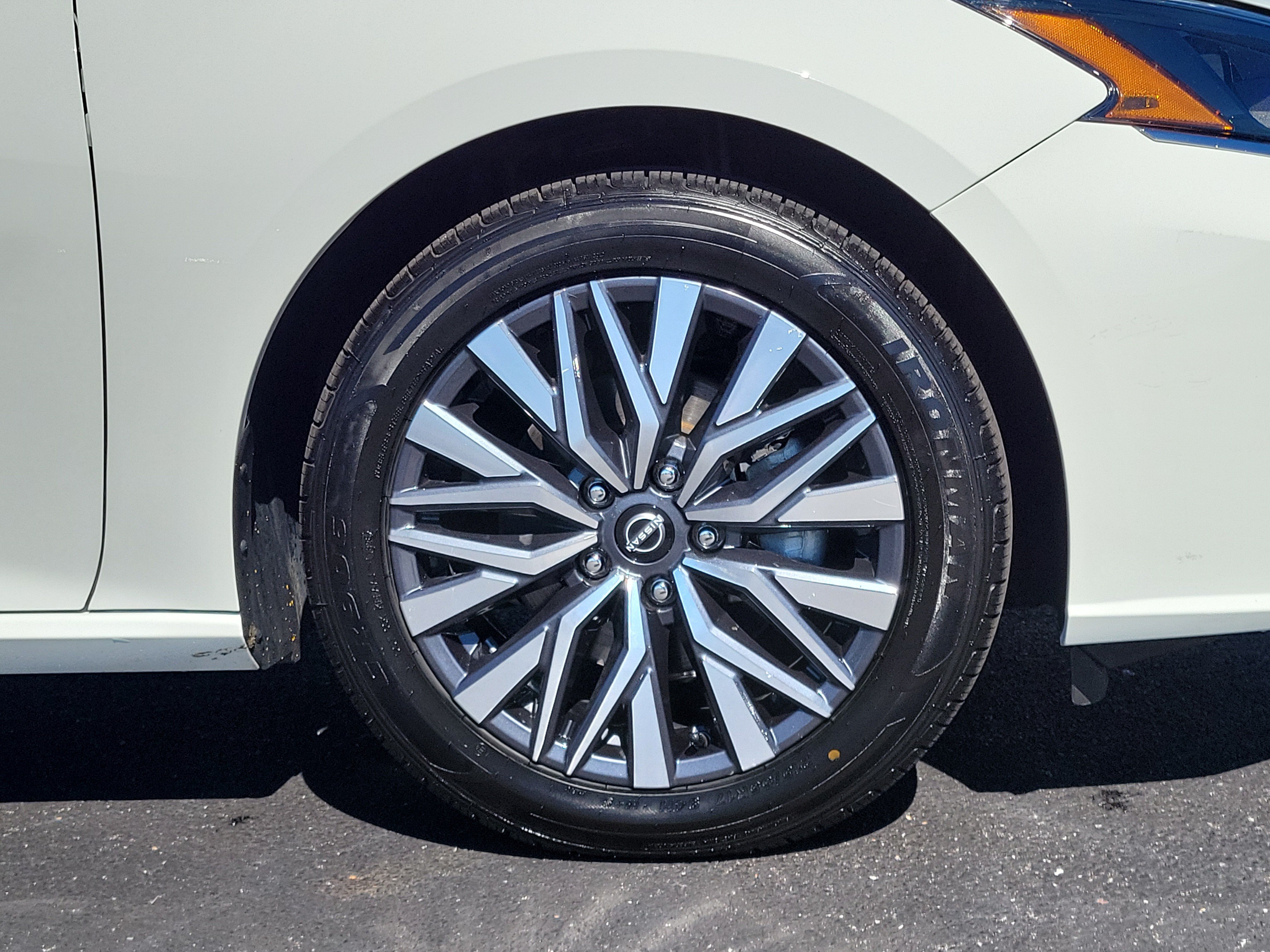 Certified 2025 Nissan Altima 2.5 SV FWD image 5