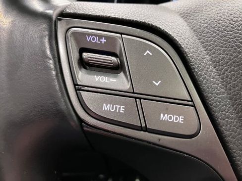 Used 2017 Hyundai Santa Fe Limited image 24