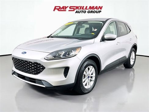 Used 2020 Ford Escape SE image 3