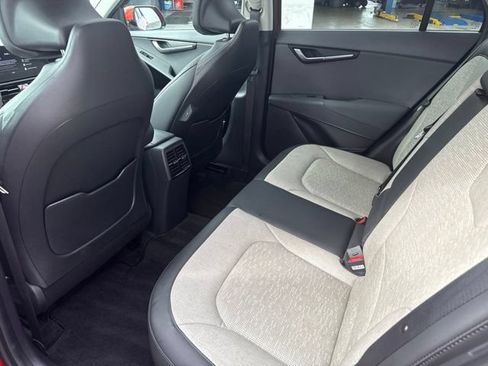 Certified 2023 Kia Niro FWD image 15