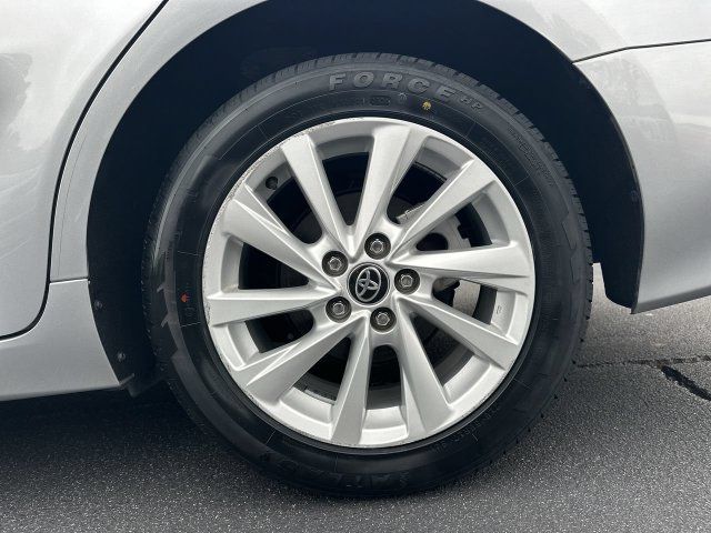 Used 2022 Toyota Camry LE w/ Convenience Package FWD image 30