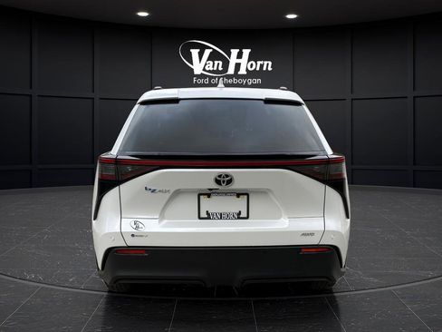 Used 2024 Toyota bZ4X XLE w/ Weather Package image 13