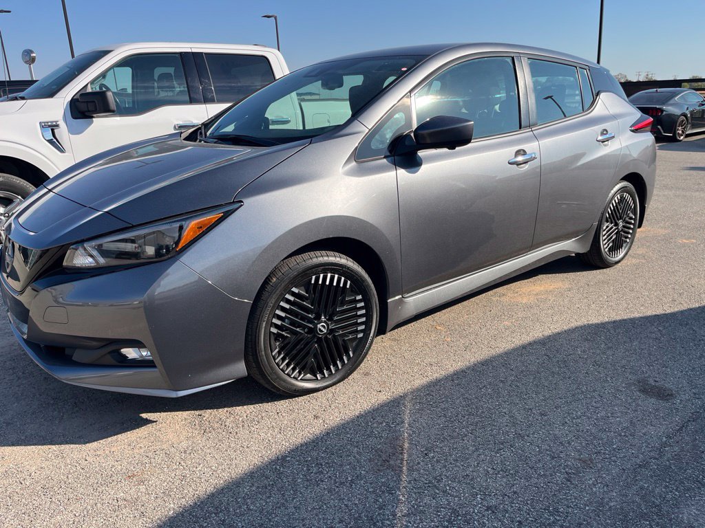 Used 2024 Nissan Leaf SV Plus FWD image 2