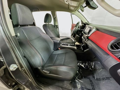 Used 2023 Toyota Tacoma SR5 RWD image 12