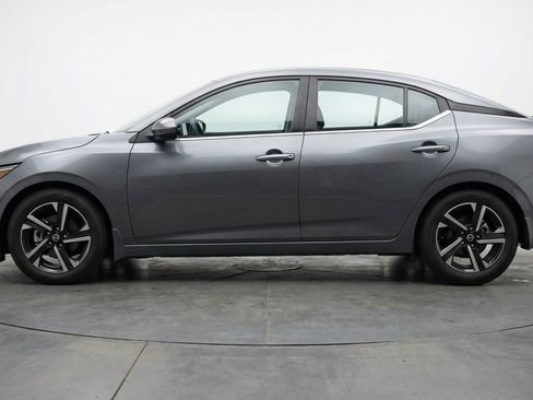 Used 2025 Nissan Sentra SV FWD image 5