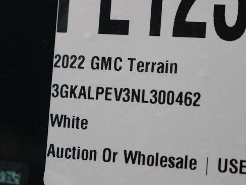 Used 2022 GMC Terrain SLT w/ Infotainment Package II FWD image 43