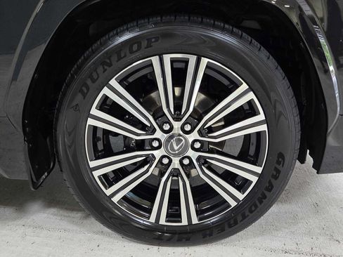 Used 2026 Lexus LX 600 4WD w/ Appearance Package image 9