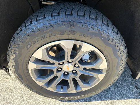 Certified 2025 Chevrolet Silverado 1500 High Country w/ Technology Package image 11