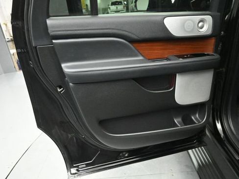 Certified 2022 Lincoln Navigator L Reserve image 24