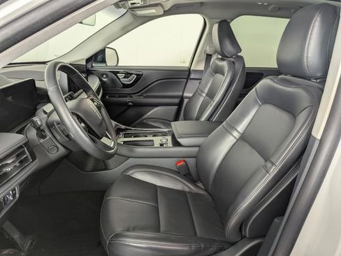 Used 2025 Lincoln Aviator AWD w/ Jet Appearance Package image 10