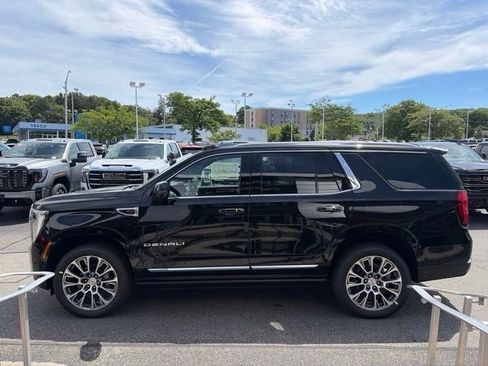 New 2026 GMC Yukon Denali w/ Sun & Power Step Package AWD/4WD image 5