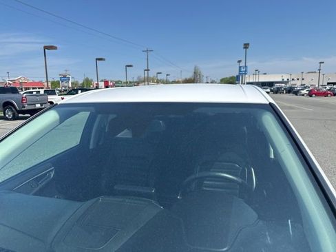 Used 2024 Ford Edge SEL image 36