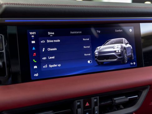 Certified 2024 Porsche Macan 4 Electric image 34