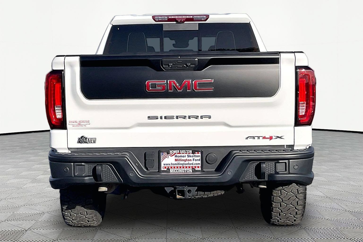 Used 2023 GMC Sierra 1500 AT4X w/ AT4X AEV Edition AWD/4WD image 4