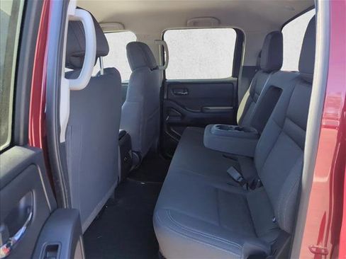 Used 2024 Nissan Frontier SV w/ Technology Package image 18