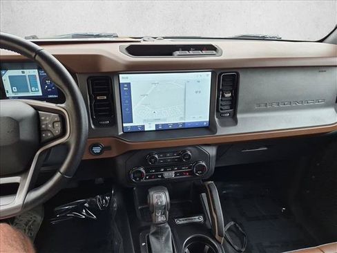 Used 2024 Ford Bronco Outer Banks AWD/4WD image 15