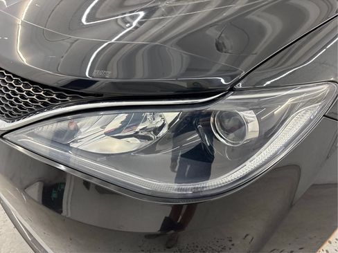 Used 2017 Chrysler Pacifica Limited FWD image 32