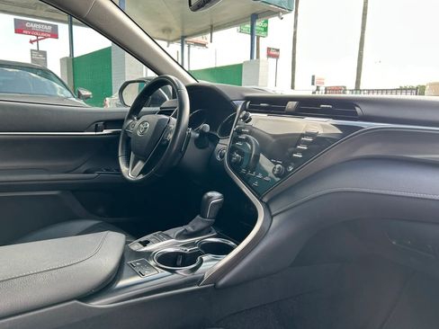 Used 2020 Toyota Camry XSE image 13