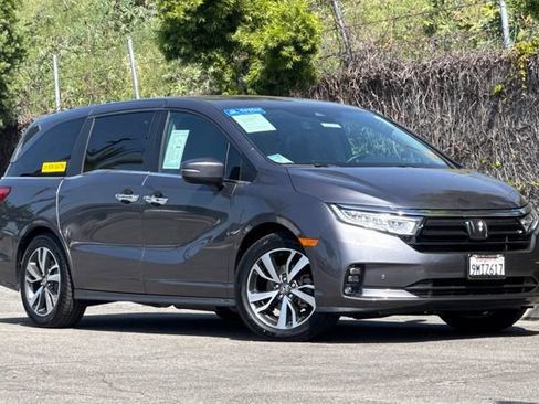 Certified 2024 Honda Odyssey Touring image 2