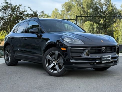 Used 2025 Porsche Macan image 9