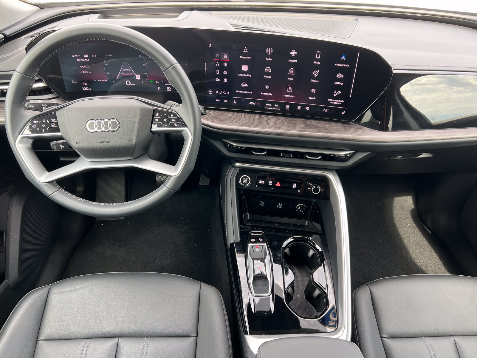 Used 2025 Audi Q5 Premium Plus w/ Premium Plus AWD/4WD image 2
