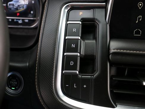 Used 2024 GMC Yukon SLT image 17