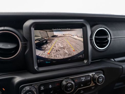 Used 2023 Jeep Wrangler Unlimited Sahara w/ Cold Weather Group image 32