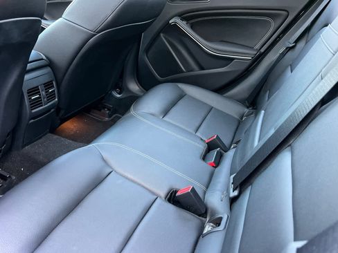 Used 2019 Mercedes-Benz GLA 250 4MATIC image 5