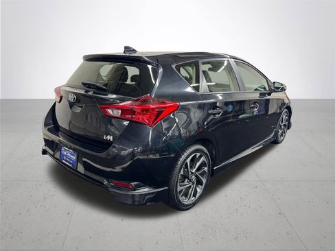 Used 2018 Toyota Corolla iM image 7