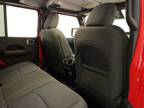 Used 2025 Jeep Wrangler Unlimited Sahara w/ Safety Group image 21