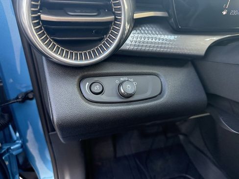 New 2025 Chevrolet Trax ACTIV w/ Sunroof Package image 26